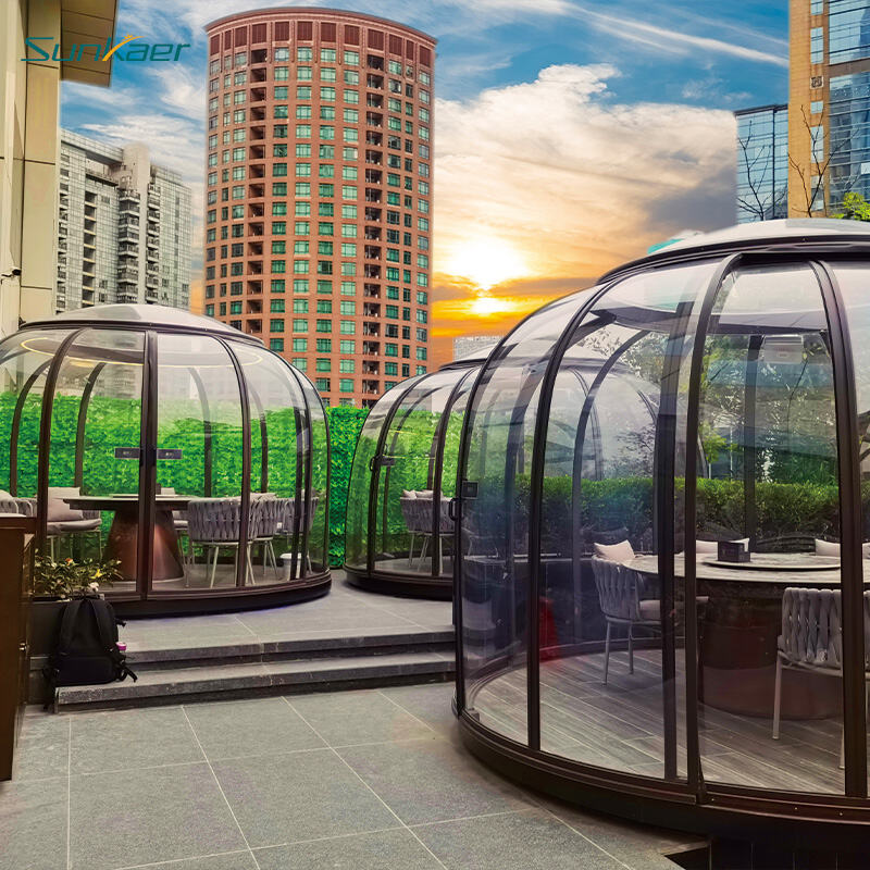 Choosing Starlight Domes: Key Differences Between Polycarbonate Sheets and Glass